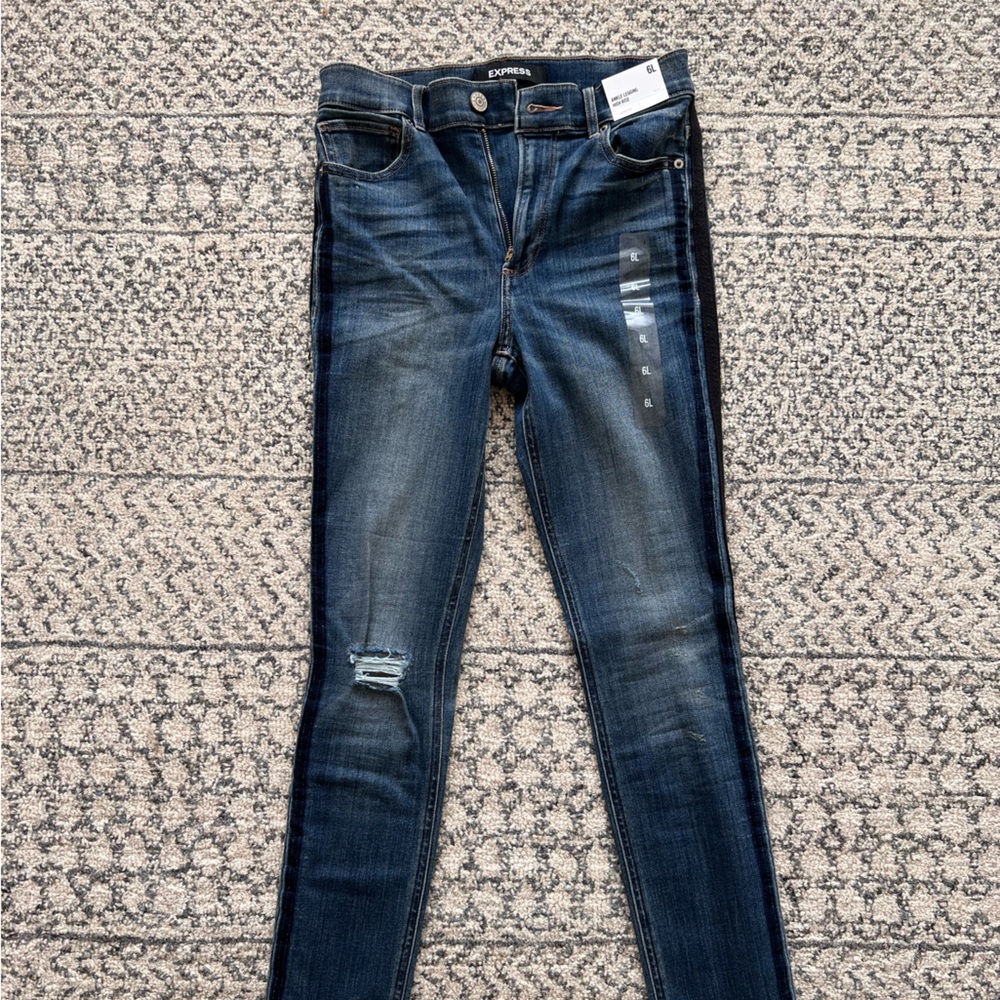 Express women’s mid wash jeans, size 6L